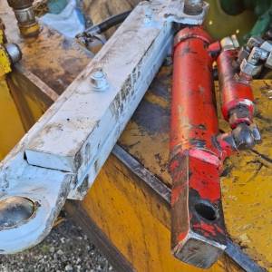 TRAKTORSKI BAGER POSMAK