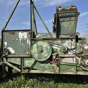 Vučeni berač kukuruza u zrnu dva reda