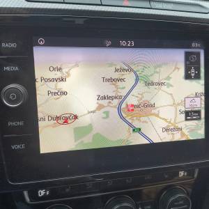 VW ŠKODA SEAT navigacija SD kartica sa najnovijim kartama 2026/27.