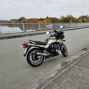 YAMAHA XJ600 1987GOD