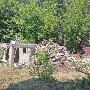 Zapušteno dvorište? Previsoka trava? Trebate drva za zimu? Nazovite!