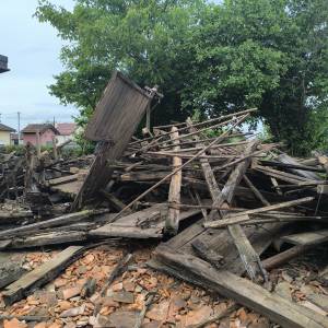 Zapušteno dvorište? Previsoka trava? Trebate drva za zimu? Nazovite –