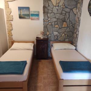 Apartmani na otoku Krku u mjestu Omišalj - 200m od plaže