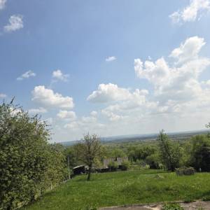 ATRAKTIVNO GRAĐEVINSKO ZEMLJIŠTE – KRIŽ CENTAR (BLIZINA ZAGREBA)