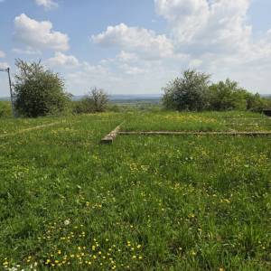 ATRAKTIVNO GRAĐEVINSKO ZEMLJIŠTE – KRIŽ CENTAR (BLIZINA ZAGREBA)