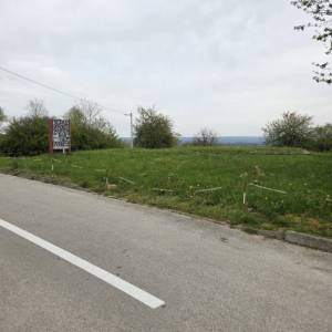 ATRAKTIVNO GRAĐEVINSKO ZEMLJIŠTE – KRIŽ CENTAR (BLIZINA ZAGREBA)