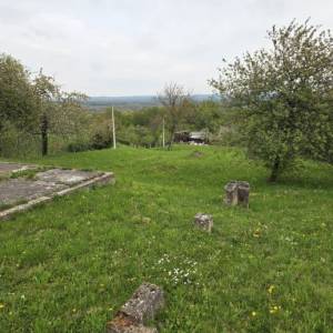 ATRAKTIVNO GRAĐEVINSKO ZEMLJIŠTE – KRIŽ CENTAR (BLIZINA ZAGREBA)