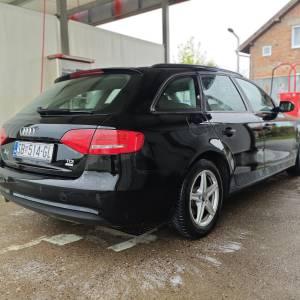 Audi A4 Avant 2,0 TDI Veliki servis.reg:7/26 tempomat,el.gepek..