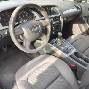 Audi A4 Avant 2,0 TDI Veliki servis.reg:7/26 tempomat,el.gepek..