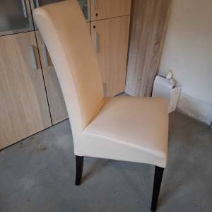 Blagovaonski stol i 4 stolice