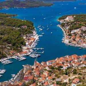 Brač, Milna, prodaje se atraktivno građevinsko zemljište