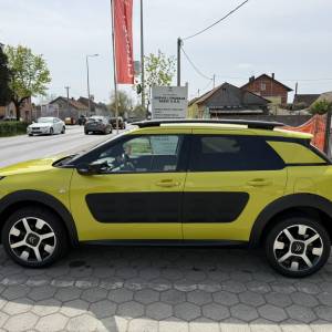 Citroën C4 Cactus SHINE 1,6 BlueHDi - NOVA REGA, NAVIGACIJA, UREDAN