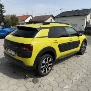 Citroën C4 Cactus SHINE 1,6 BlueHDi - NOVA REGA, NAVIGACIJA, UREDAN