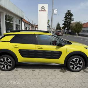 Citroën C4 Cactus SHINE 1,6 BlueHDi - NOVA REGA, NAVIGACIJA, UREDAN