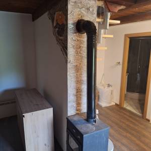 Drvena kuća od hrastovih planjki