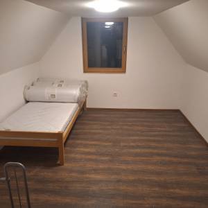 Drvena kuća od hrastovih planjki