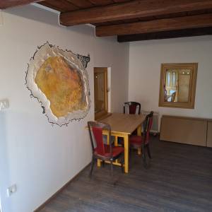 Drvena kuća od hrastovih planjki