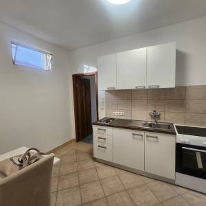 Dvosoban dvorišni stan – 68 m² – 150 m od centra Osijeka