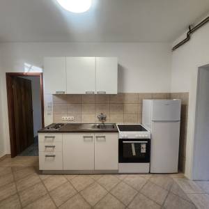 Dvosoban dvorišni stan – 68 m² – 150 m od centra Osijeka