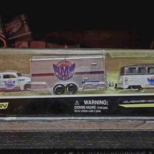 Hitno prodaja cijele kolekcije