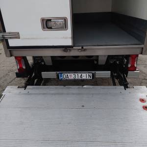 Iveco 35c15 hladnjača sa rampom