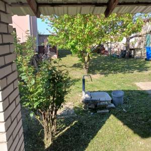 IZNAJMLJUJE SE KUĆA U SARVAŠU