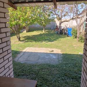 IZNAJMLJUJE SE KUĆA U SARVAŠU