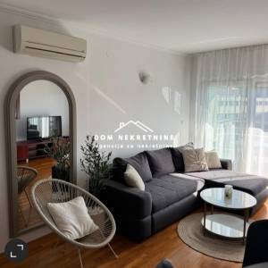 IZNAJMLJUJE SE STAN U MAKARSKOJ