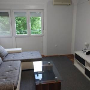 IZNAJMLJUJE SE STAN U OSIJEKU ( JUG 2 )