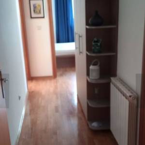 IZNAJMLJUJE SE STAN U ZAGREBU NA GORNJEM BUKOVCU