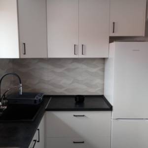 IZNAJMLJUJE SE STAN U ZAGREBU ( TRNAVA )