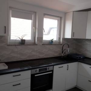 IZNAJMLJUJE SE STAN U ZAGREBU ( TRNAVA )