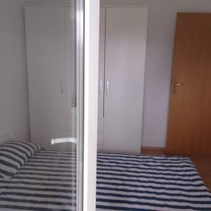 IZNAJMLJUJE SE STAN U ZAGREBU ( TRNAVA )