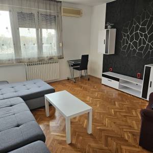 Iznajmljujem stan 60m2