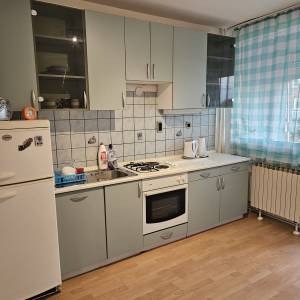 Iznajmljujem stan 60m2