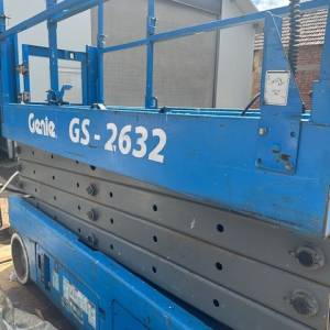 Iznajmljujem zglobnu radnu platformu, Zglobnu podiznu platformu...