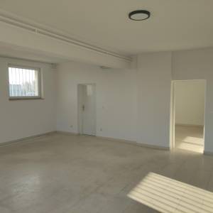 Iznajmljujemo Poslovni prostor, površine 80 m2, Maksimir, Remete 125