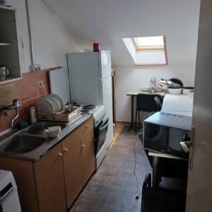 IZNAJMLJUJU SE SOBE ZA RADNIKE OSIJEK