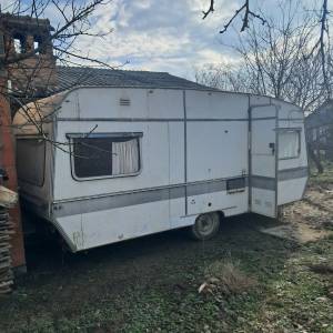 Kamp prikolica za voćnjak ili vrt