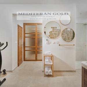 Kaštel Novi, luksuzna i opremljena kuća prvi red do mora