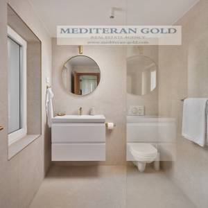 Kaštel Novi, luksuzna i opremljena kuća prvi red do mora