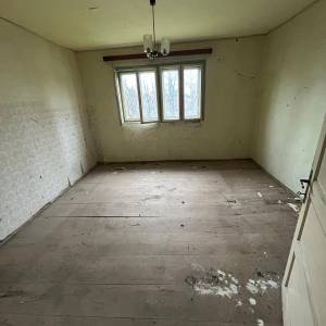 Kuća na prodaju sa voćnjakom, poljoprivrednim zemljištem i šumom