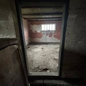 Kuća na prodaju sa voćnjakom, poljoprivrednim zemljištem i šumom