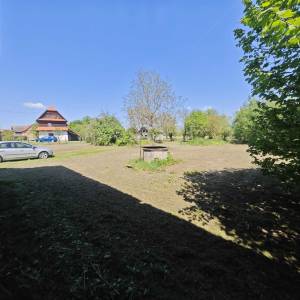 Kuća sa voćnjakom, poljoprivrednim zemljištem i šumom , 34 000 m2