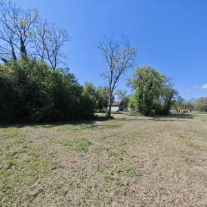 Kuća sa voćnjakom, poljoprivrednim zemljištem i šumom , 34 000 m2