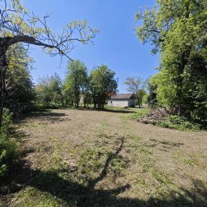 Kuća sa voćnjakom, poljoprivrednim zemljištem i šumom , 34 000 m2