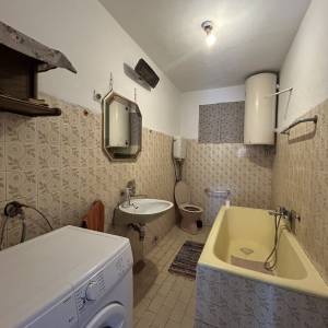 Kuća za najam radnika ( 5 do 6 osoba)