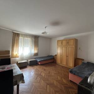 Kuća za najam radnika ( 5 do 6 osoba)