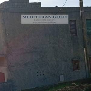Kuća za prodaju, Kaštel Kambelovac, veliko zemljište