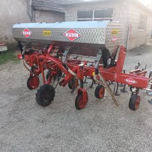 Kultivator 4 reda KUHN preklopni